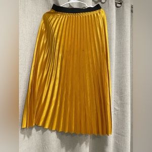 MNG Mongo Satin Pleated Skirt Yellow Size S